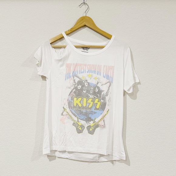 NEW Recycled Karma KISS The Hottest Show on Earth Cold Shoulder Tee - Picture 2 of 9
